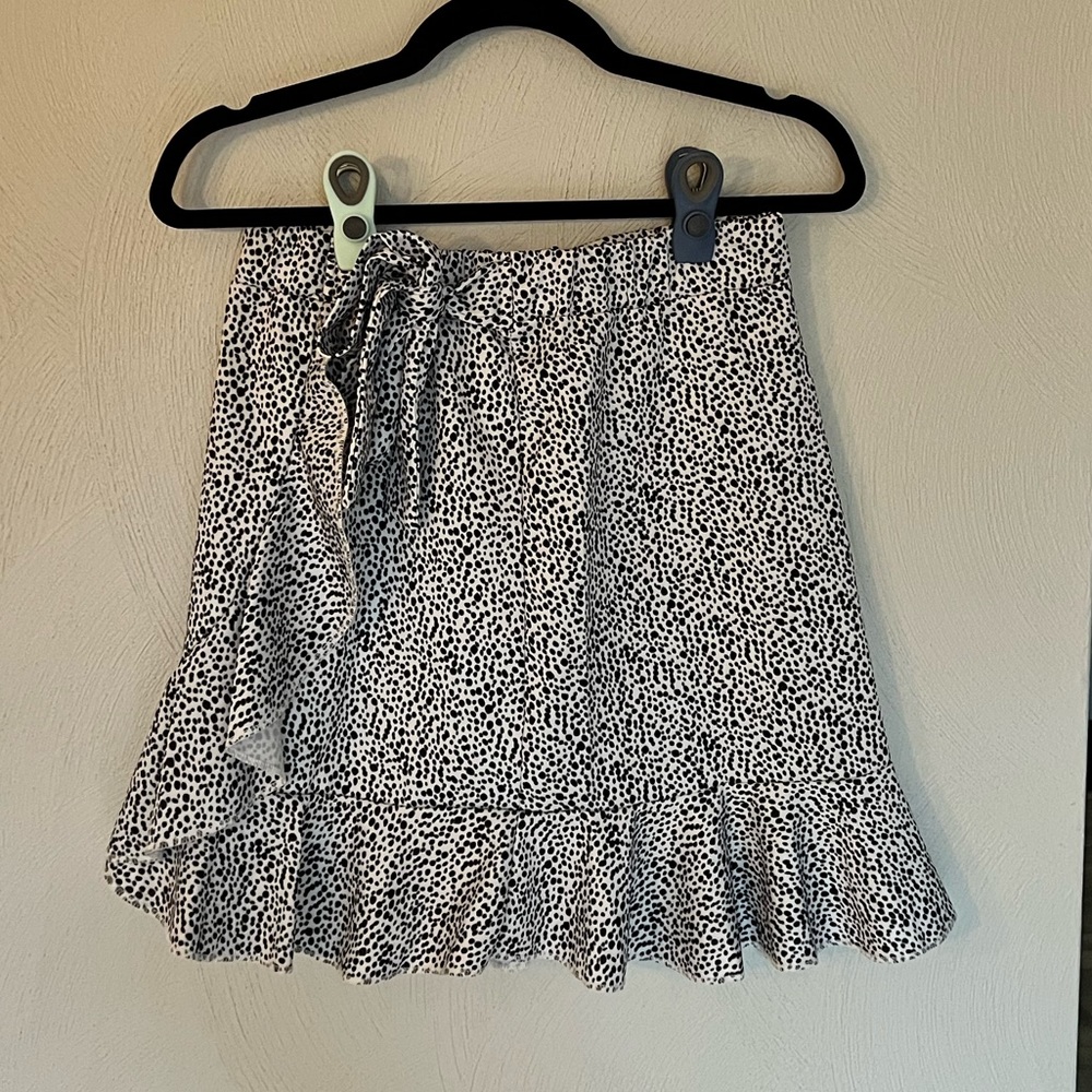Ruffle tie skirt